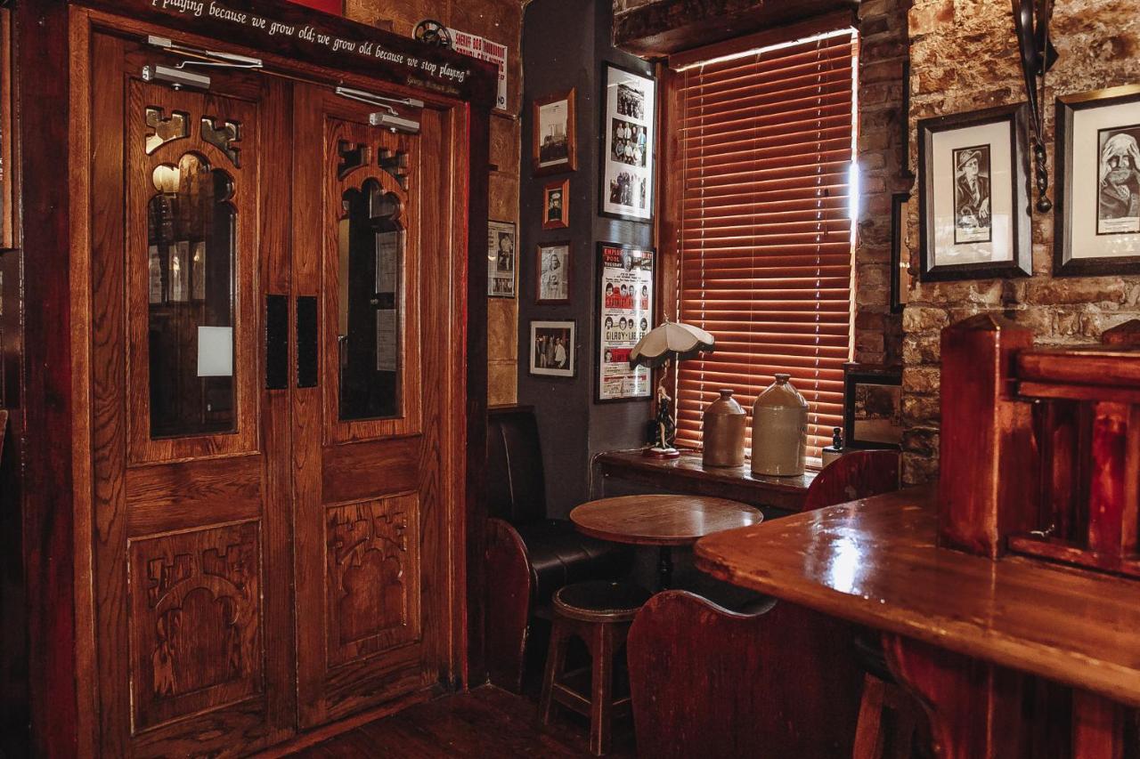Muskerry Arms Bar&B&B Blarney Exterior foto
