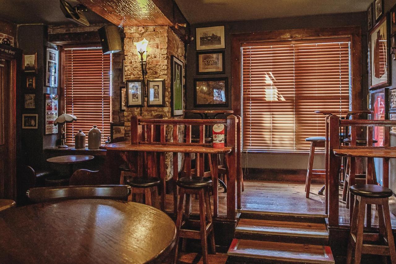 Muskerry Arms Bar&B&B Blarney Exterior foto