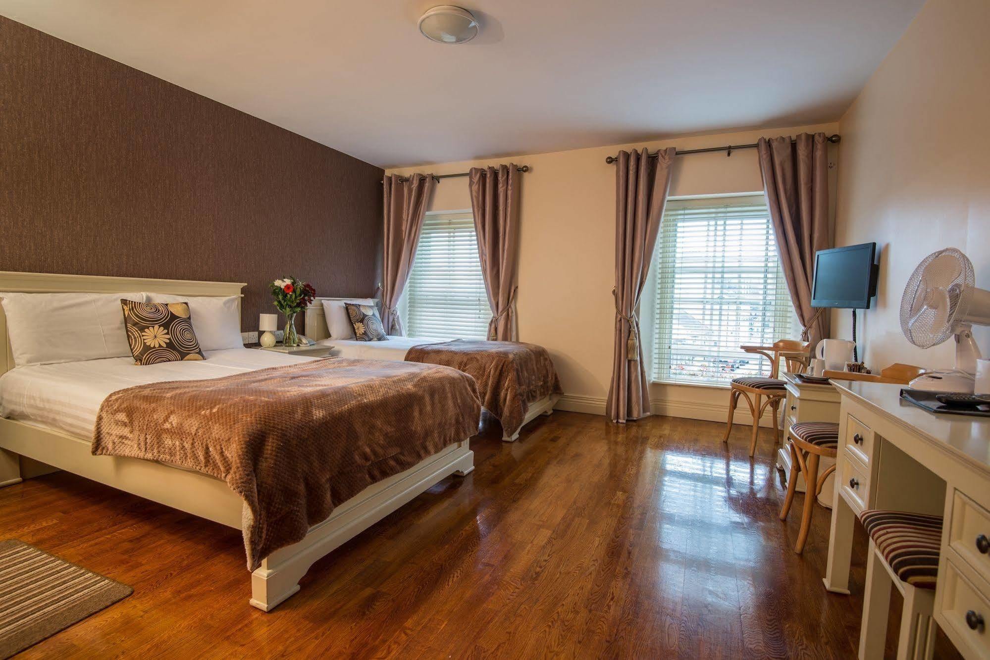 Muskerry Arms Bar&B&B Blarney Exterior foto